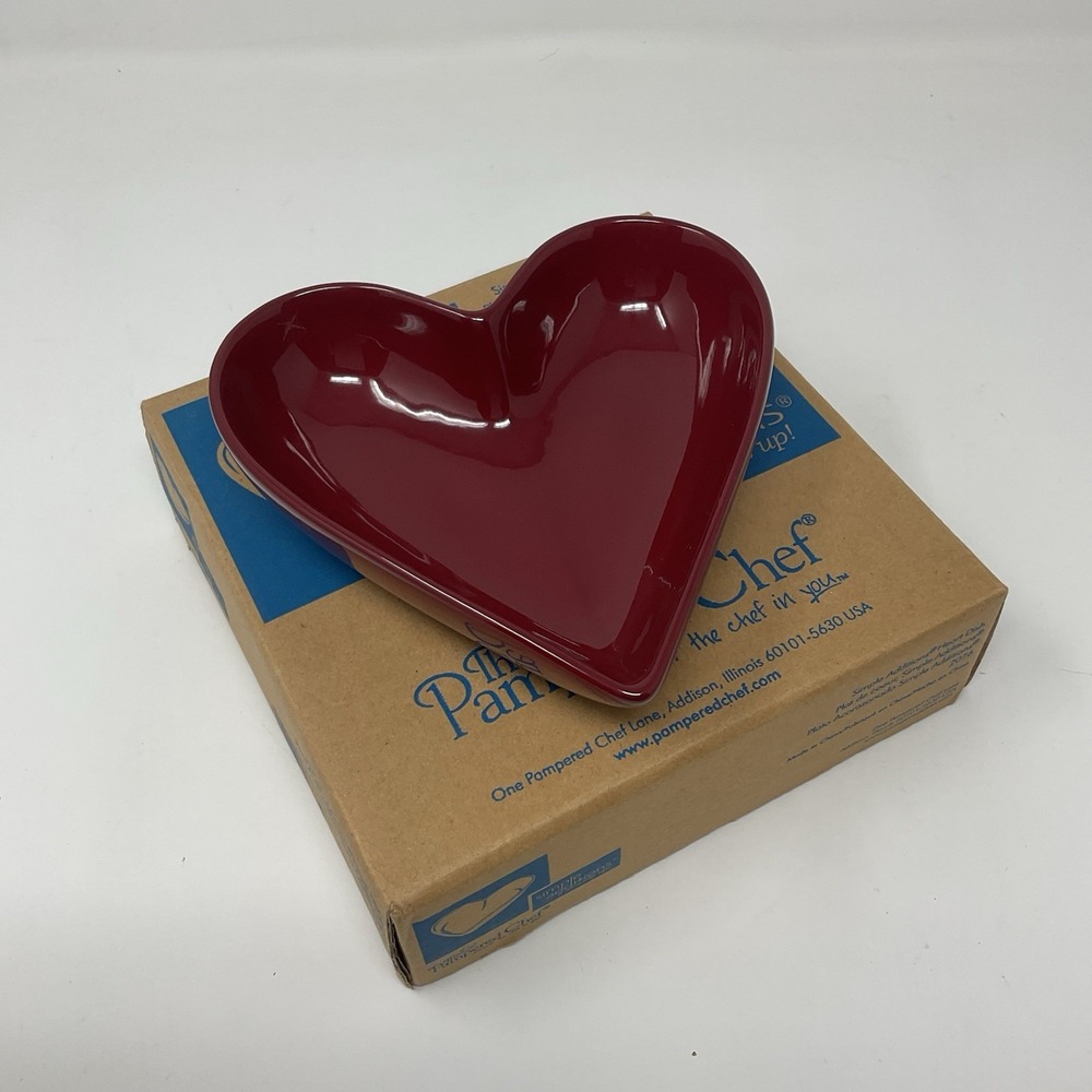Pampered Chef Simple Additions Heart Dish Candy Bowl Red 2076